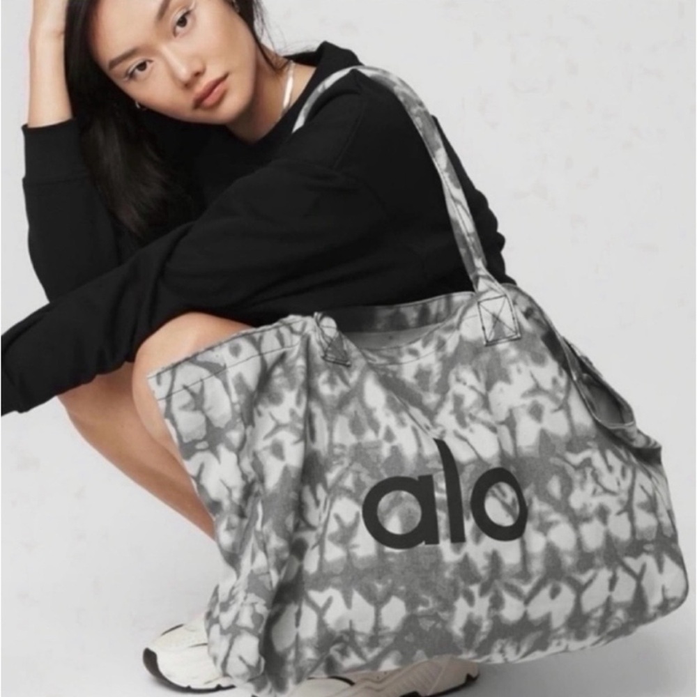 Alo Yoga Grey Tie-dye Shopper Tote / Pristine